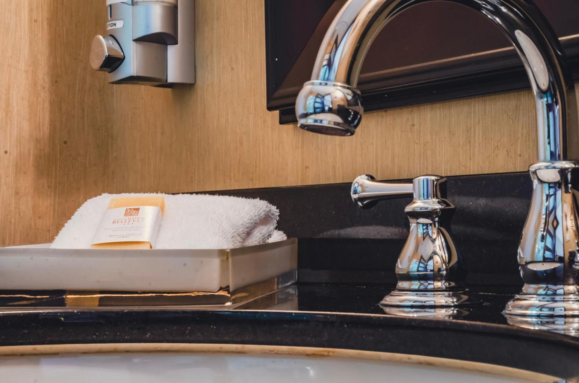 Hotel Chateau Bellevue Квебек Экстерьер фото